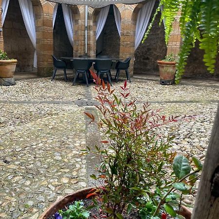 Orvieto: Spacious 3Br 3Ba Apartment With Balcony & Patio Kültér fotó